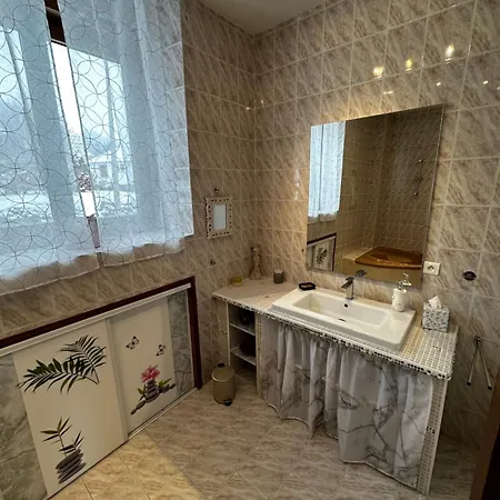 L'ecole Du Hameau 9pers Dore